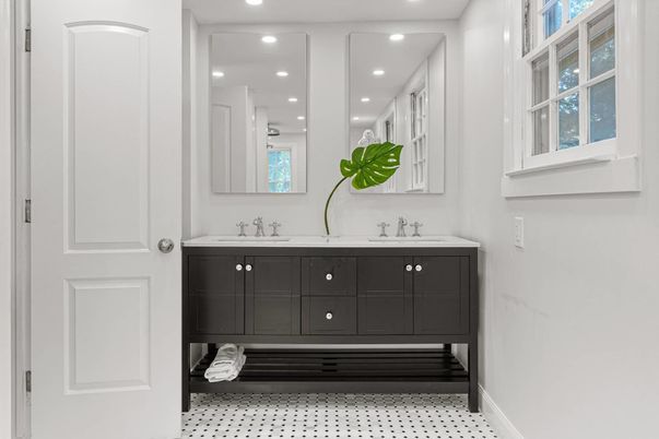 Bathroom, Dual Sink Vanities, Interior, Recessed Lighting