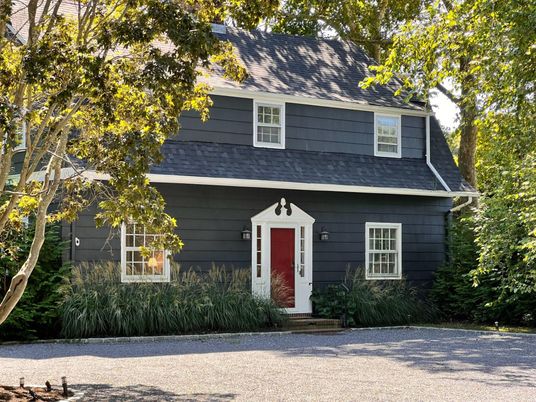Exterior, Facade, Cape Cod