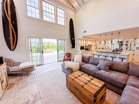 Interior, Kitchen, Living room, Pendant Lights, Recessed Lighting, Stainless Steel Appliances