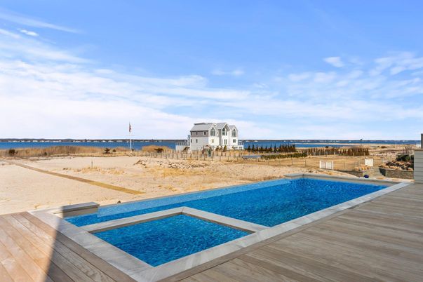 Exterior, Pool, Water