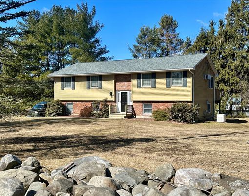 Attached, Exterior, Facade, Brick Facade, Raised Ranch