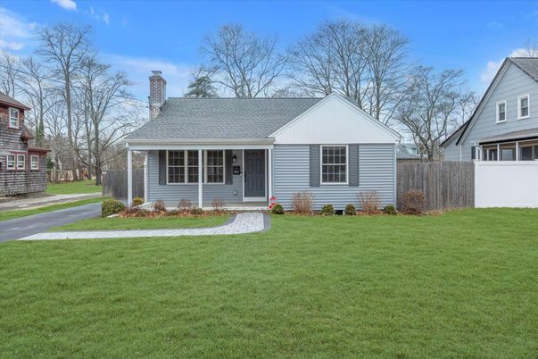 Backyard, Exterior, Facade, Cape Cod