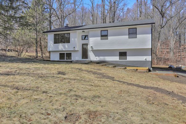 Backyard, Exterior, Facade, Raised Ranch