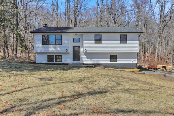 Backyard, Exterior, Facade, Raised Ranch