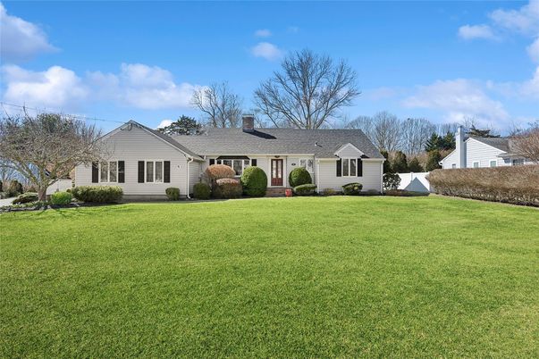 Backyard, Exterior, Facade, Brick Facade, Cape Cod