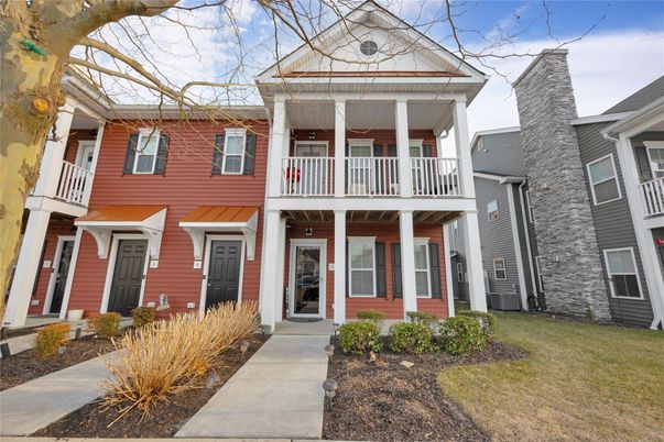 Exterior, Facade, American Foursquare