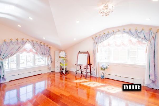 Chandelier, Empty room, Interior, Recessed Lighting, Wood Texture Flooring