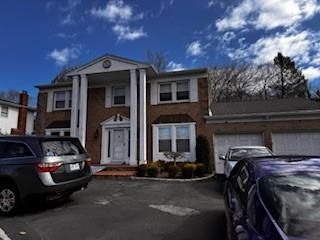 Exterior, Facade, Rowhouse