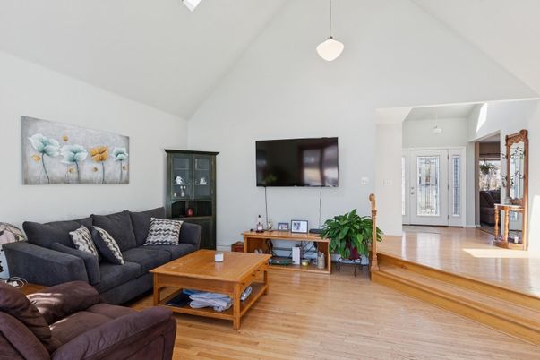 Interior, Living room, Pendant Lights, Wood Texture Flooring