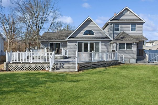 Exterior, Facade, Queen Anne Victorian