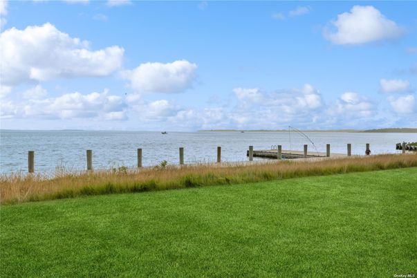 Exterior, Lake
