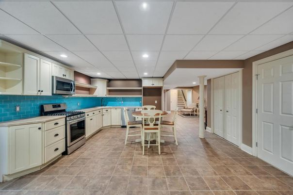 Dining room, Interior, Kitchen, Recessed Lighting, Stainless Steel Appliances