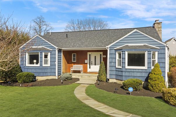 Exterior, Facade, Cape Cod