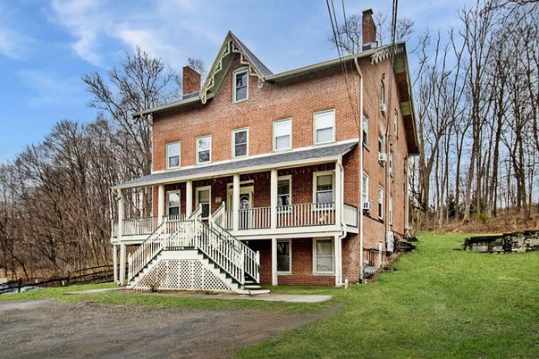 Backyard, Exterior, Facade, Brick Facade, American Foursquare