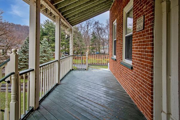 Exterior, Wood Texture Flooring