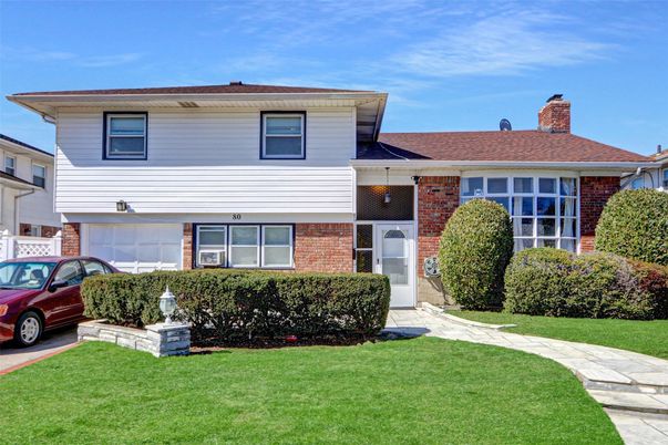 Attached, Exterior, Facade, Brick Facade, Split Level