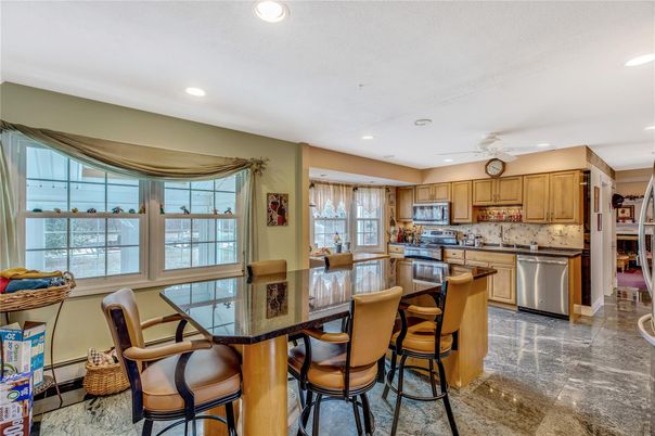 Dining room, Interior, Kitchen, Recessed Lighting