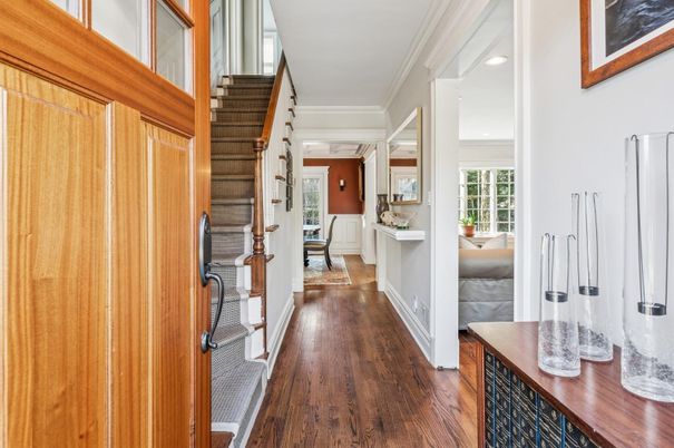 Interior, Recessed Lighting, Wood Texture Flooring