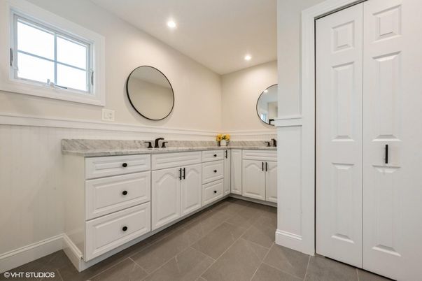 Bathroom, Dual Sink Vanities, Interior, Recessed Lighting