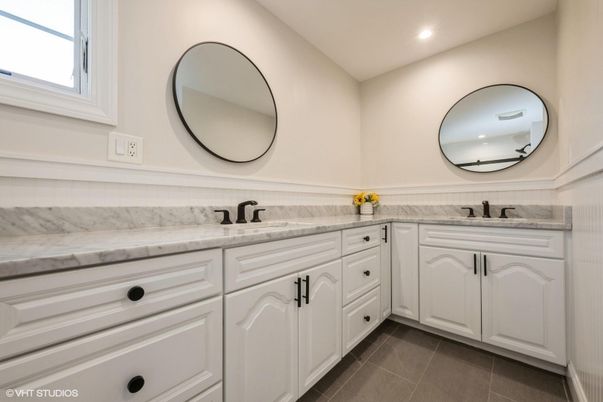 Bathroom, Dual Sink Vanities, Interior, Recessed Lighting
