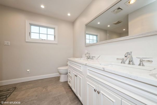 Bathroom, Dual Sink Vanities, Interior, Recessed Lighting