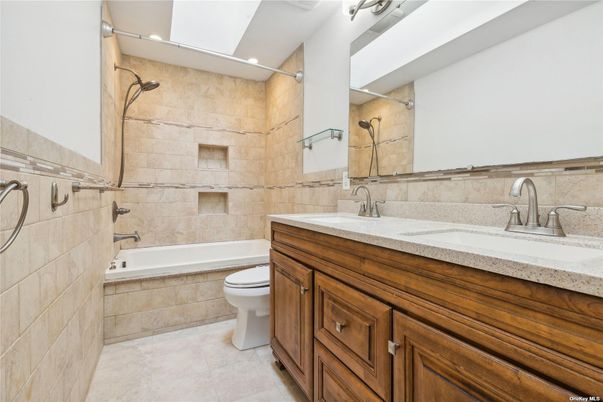 Bathroom, Dual Sink Vanities, Interior