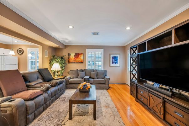 Interior, Living room, Pendant Lights, Recessed Lighting, Wood Texture Flooring