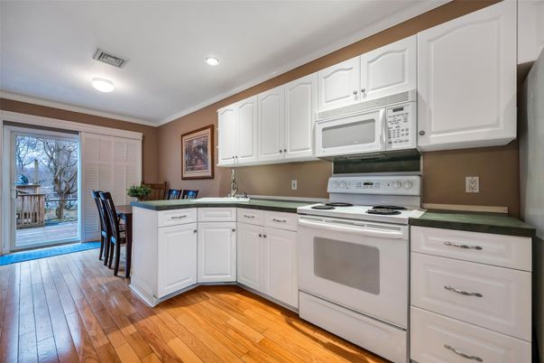 Dining room, Interior, Kitchen, Recessed Lighting, Wood Texture Flooring