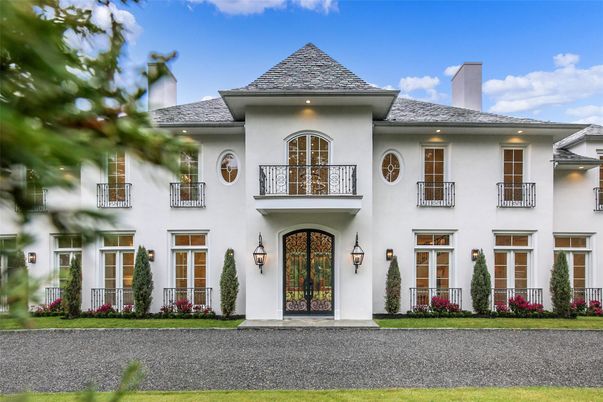 Exterior, Facade, French Provincial