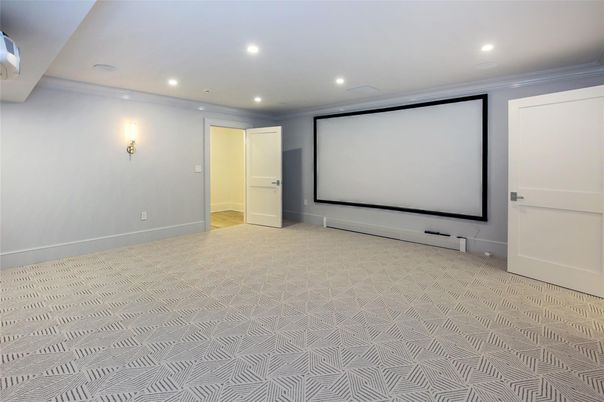 Empty room, Interior, Projection Screen, Recessed Lighting