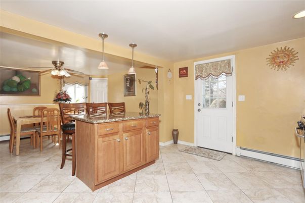 Dining room, Interior, Pendant Lights, Recessed Lighting