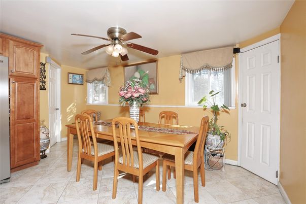 Dining room, Interior