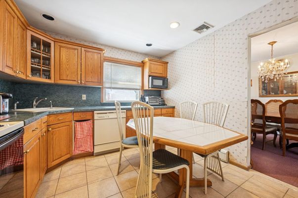 Chandelier, Dining room, Interior, Kitchen, Recessed Lighting