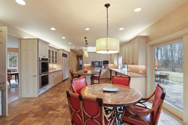 Dining room, Interior, Kitchen, Pendant Lights, Recessed Lighting, Stainless Steel Appliances