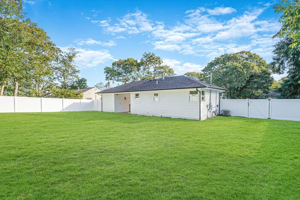 Backyard, Exterior