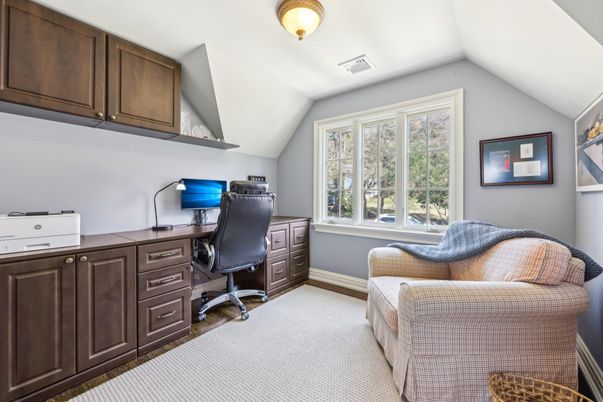 Home Office, Interior