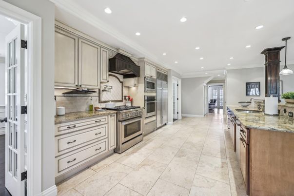 Interior, Kitchen, Pendant Lights, Recessed Lighting, Stainless Steel Appliances