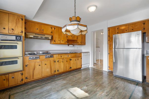 Interior, Kitchen, Pendant Lights, Stainless Steel Appliances