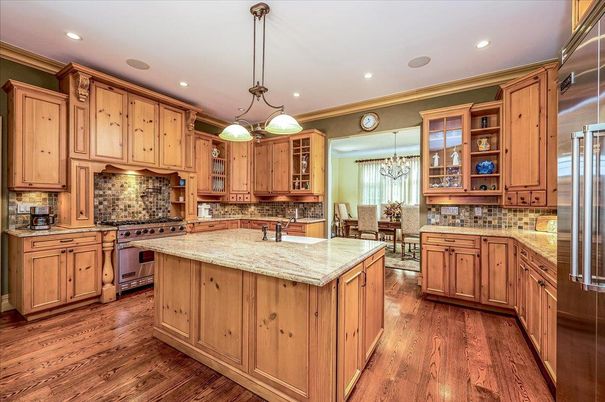 Chandelier, Dining room, Interior, Kitchen, Pendant Lights, Recessed Lighting, Stainless Steel Appliances, Wood Texture Flooring