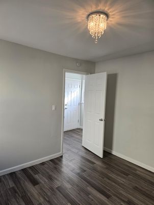 Chandelier, Empty room, Interior, Wood Texture Flooring