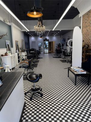 Chandelier, Fitness Equipment, Interior, Recessed Lighting, Stone Walls