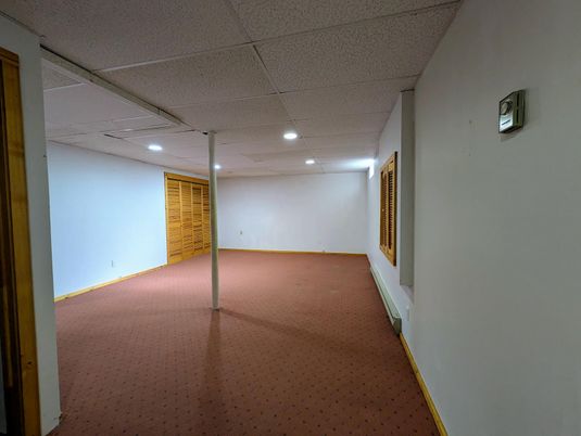 Empty room, Interior, Recessed Lighting