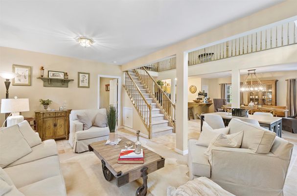 Chandelier, Dining room, Interior, Living room