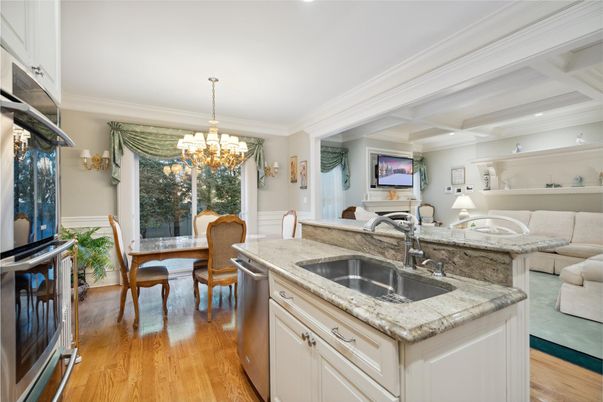 Chandelier, Dining room, Interior, Kitchen, Living room, Wood Texture Flooring