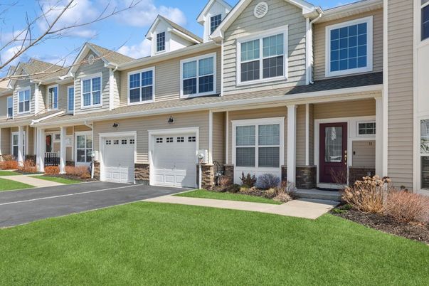 Attached, Exterior, Facade, Rowhouse