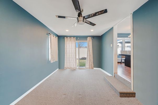 Empty room, Interior, Recessed Lighting