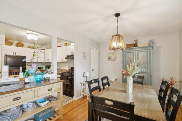 Dining room, Interior, Kitchen, Pendant Lights, Wood Texture Flooring