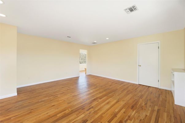 Empty room, Interior, Recessed Lighting, Wood Texture Flooring