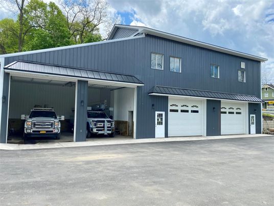 Attached, Exterior, Facade, Farmhouse