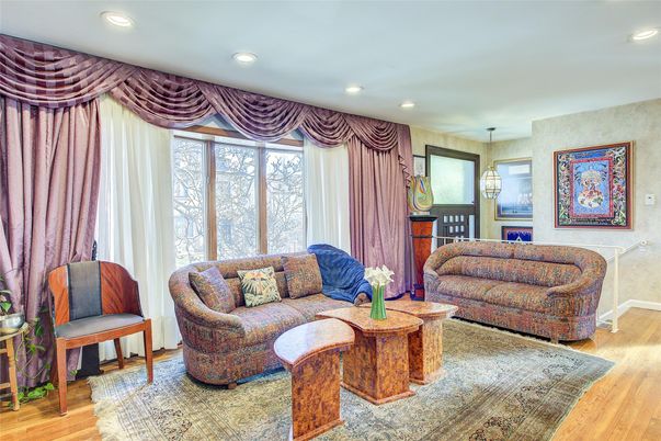 Interior, Living room, Pendant Lights, Recessed Lighting, Wood Texture Flooring